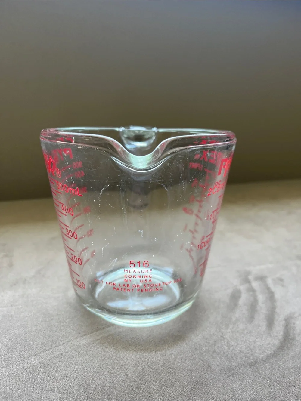 2 Cup Pyrex Glass Measuring Cup with Red Scale #516